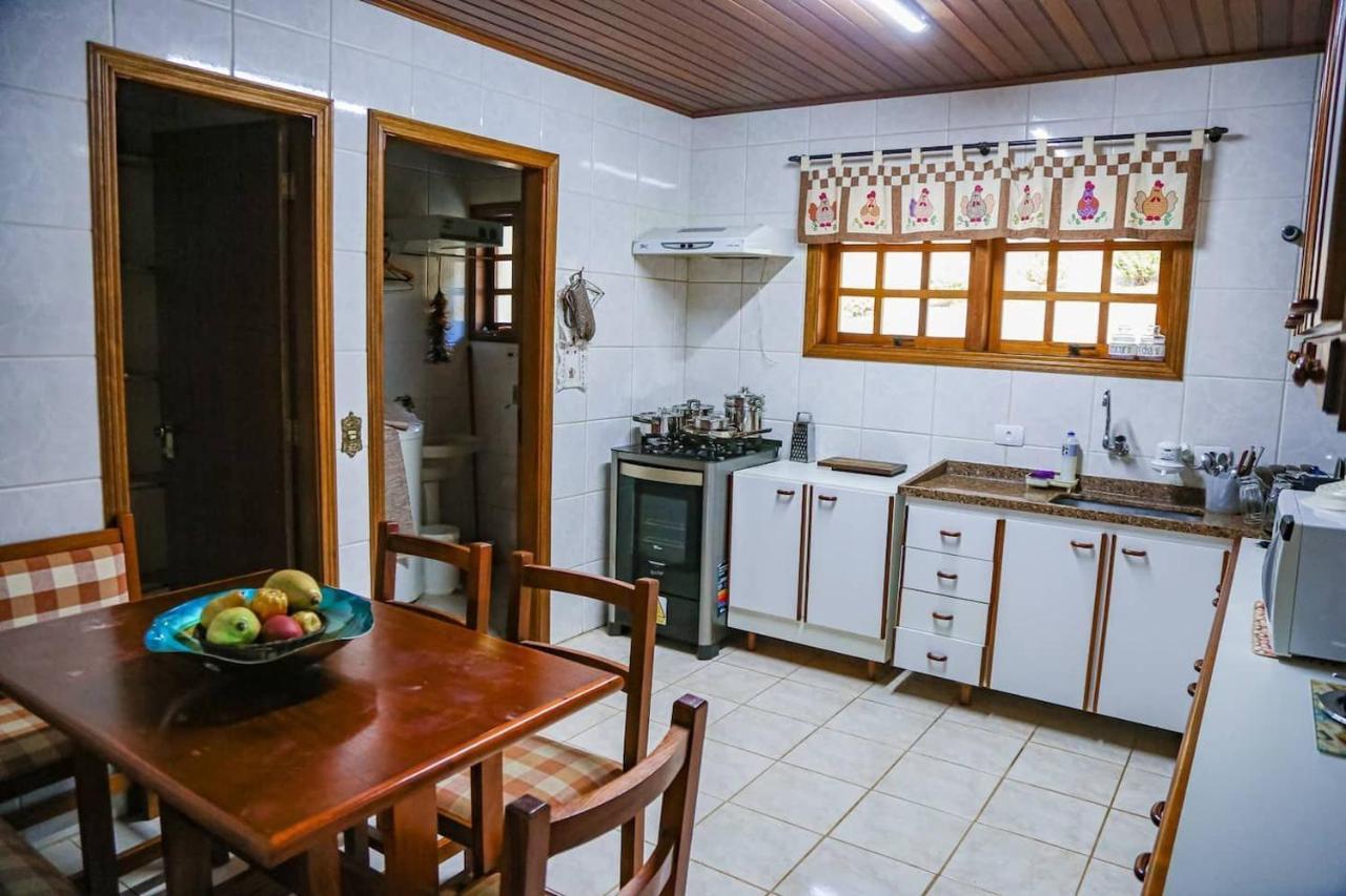 Casa de férias Chale Belga Em - 1,2 Km Do Centro Turistico Capivari Campos do Jordão